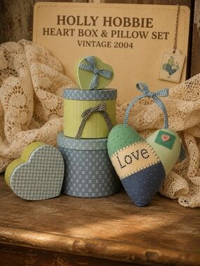 HOLLY HOBBIE Vintage  2004 Stackable‎ Heart Boxes and Hanging "Love" Pillow Set